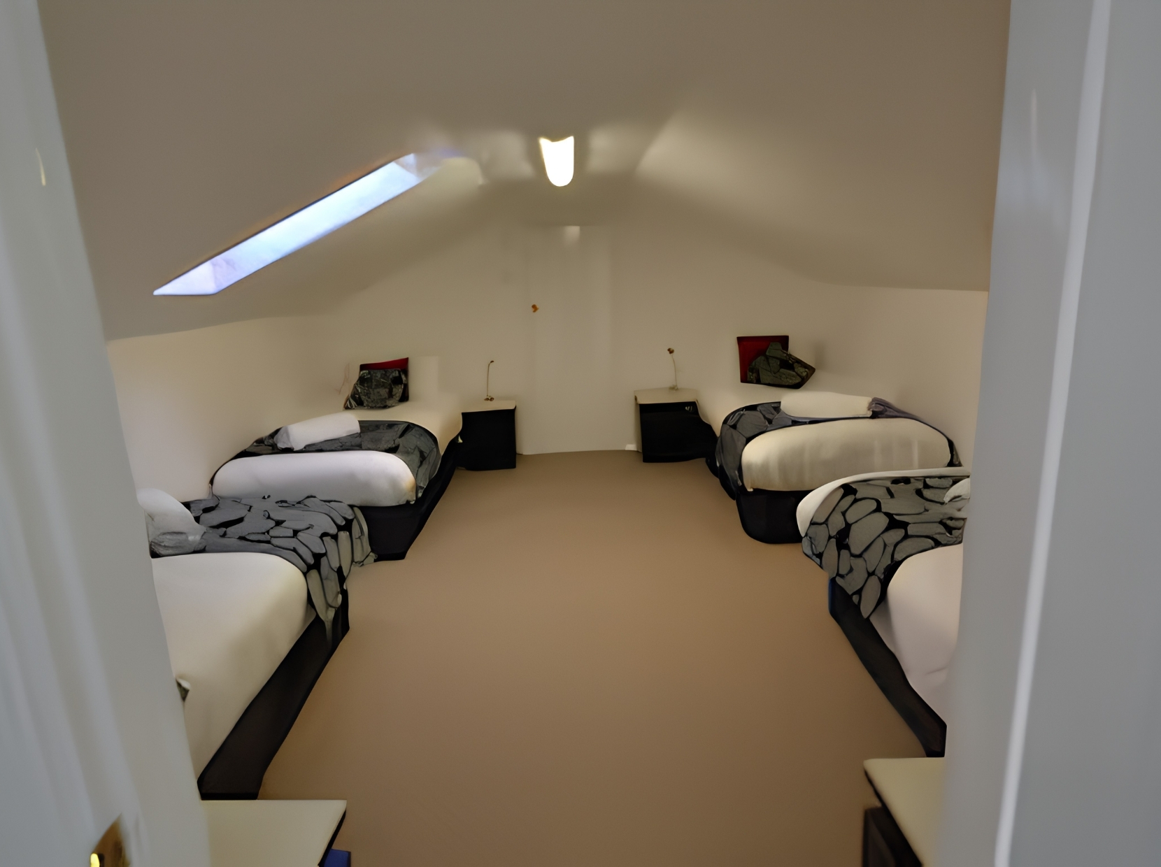 Berrima Retreat _Bedroom_000003