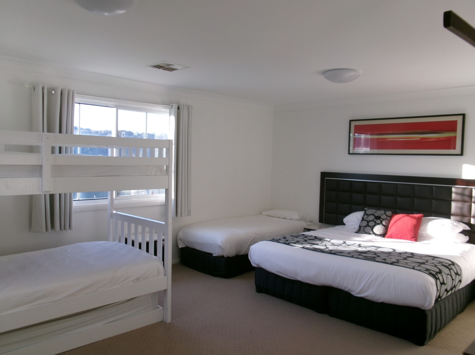 Berrima Retreat_Bedroom_000002