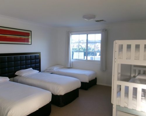 Berrima Retreat_Bedroom_000001