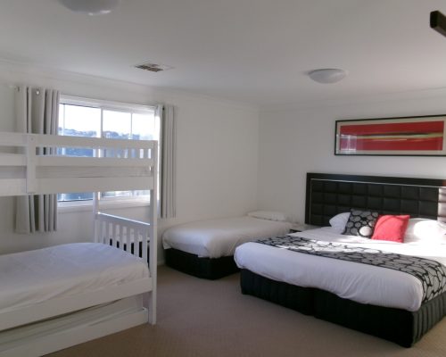 Berrima Retreat_Bedroom_000002